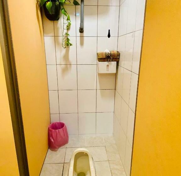 اتاق استاندارد با سرویس بهداشتی مشترک, Sunmoonlake Sunflower House
