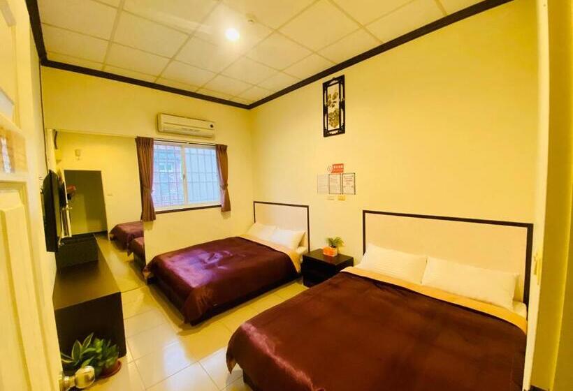 اتاق استاندارد چهارنفره با سرویس بهداشتی مشترک, Sunmoonlake Sunflower House