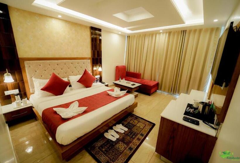 اتاق لوکس با بالکن, Abhilashi Residency & Spa   Centrally Heated & Air Cooled