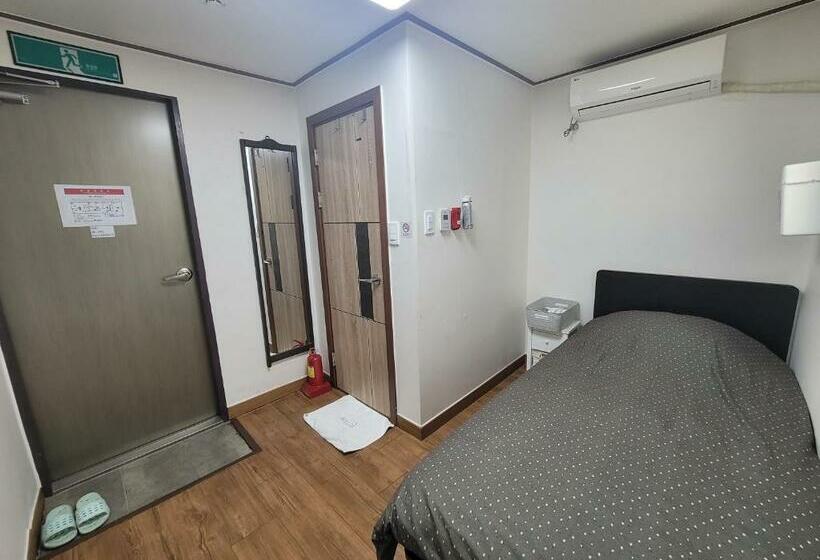 اتاق استاندارد یک نفره, Olive Hostel Myeongdong