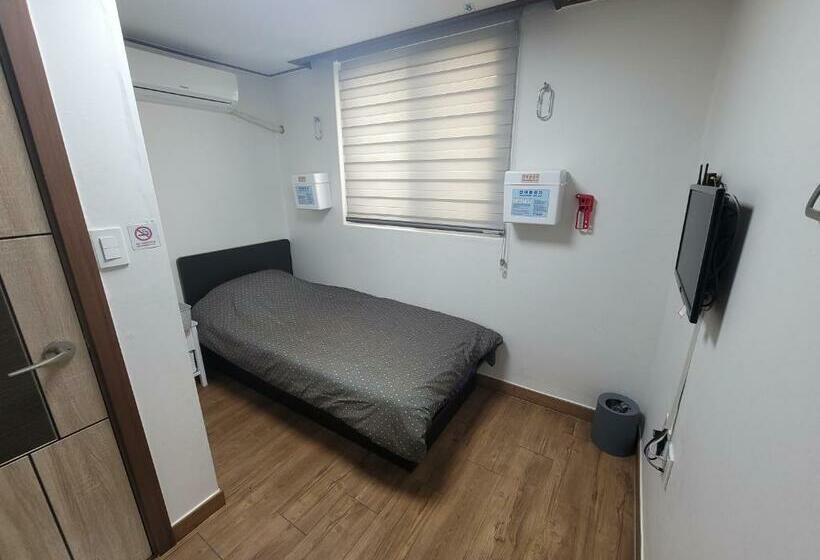 اتاق استاندارد یک نفره, Olive Hostel Myeongdong