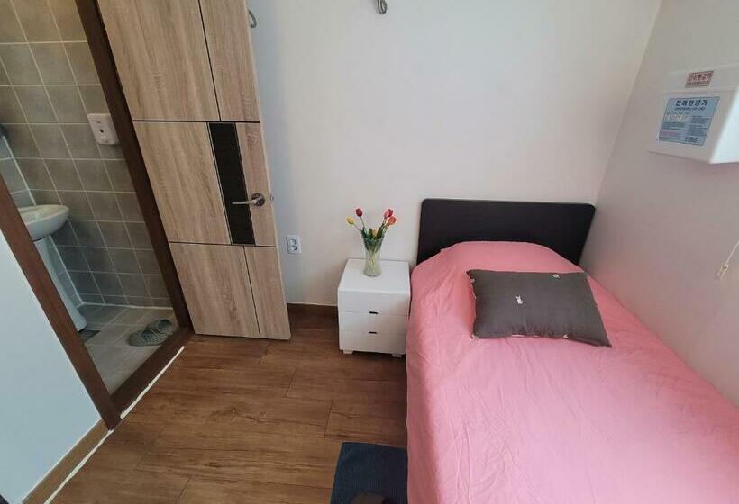اتاق استاندارد یک نفره, Olive Hostel Myeongdong