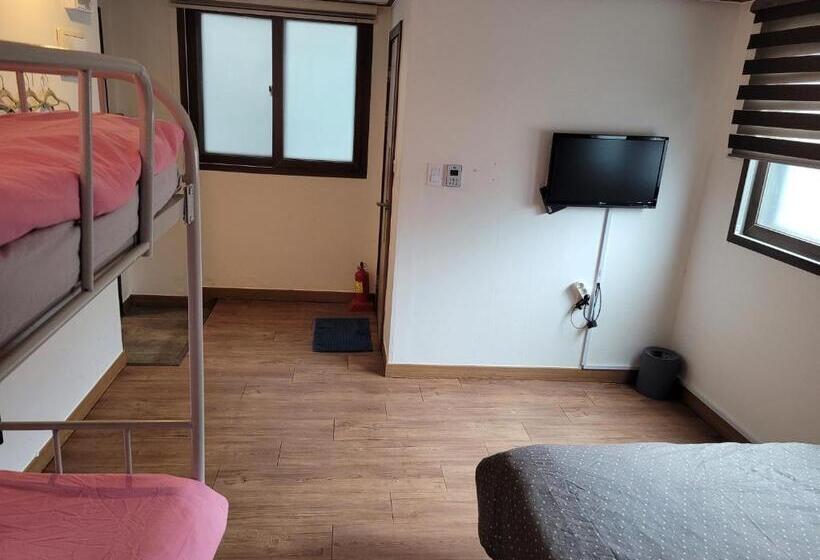 اتاق خانوادگی, Olive Hostel Myeongdong