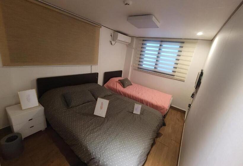 اتاق لوکس سه تخته, Olive Hostel Myeongdong