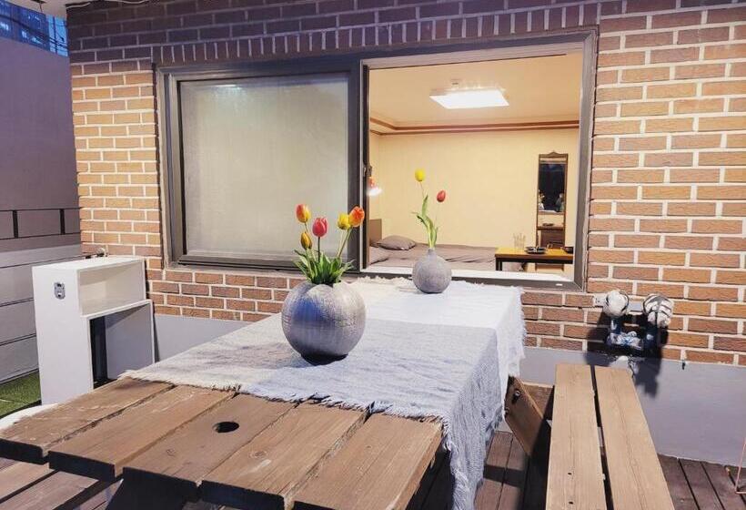 استودیو استاندارد با تراس, Olive Hostel Myeongdong