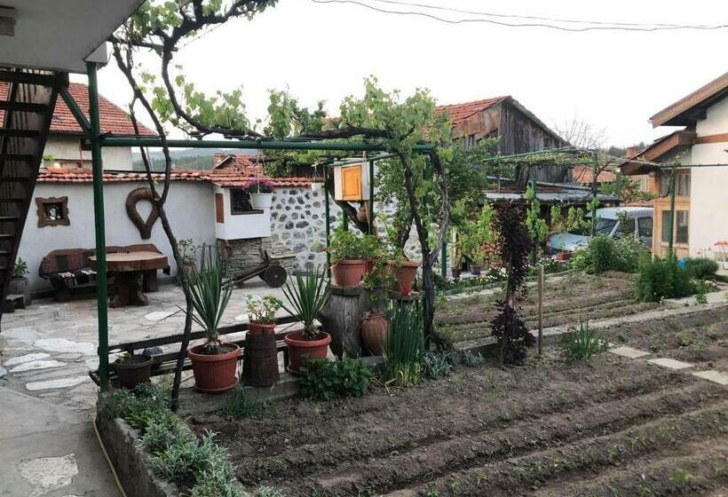 اتاق استاندارد, къща за гости градината