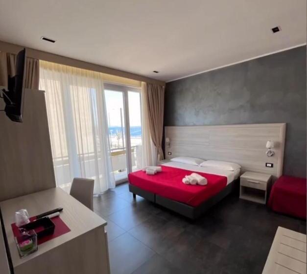 اتاق لوکس با چشم‌انداز دریا, B&b Margherita