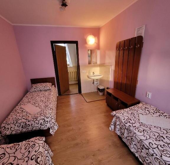 Economy Triple Room, база відпочинку тростян