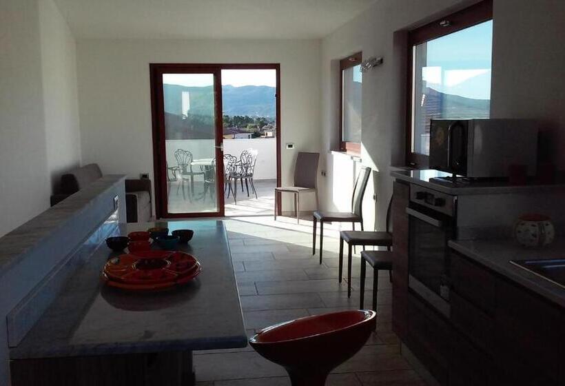 سوییت با چشم‌انداز دریا, B&b Florian