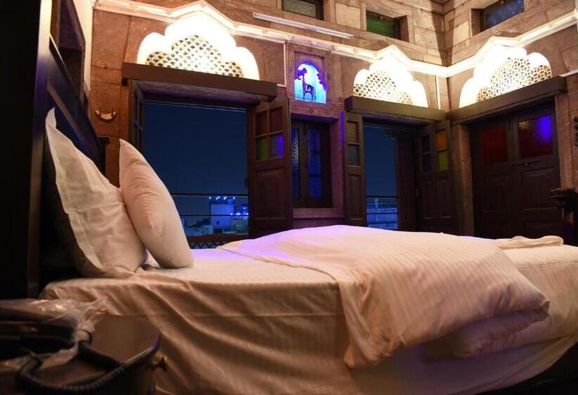 سوئیت با بالکن, The Thikana Heritage