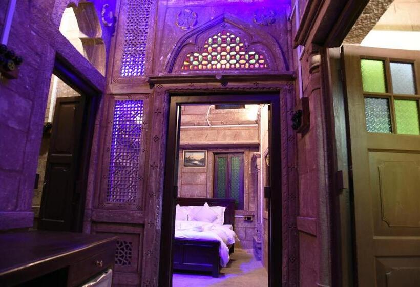 اتاق سوپریور با تخت بزرگ, The Thikana Heritage