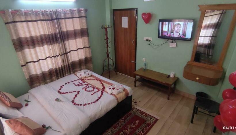اتاق استاندارد, Pokhara Paradise