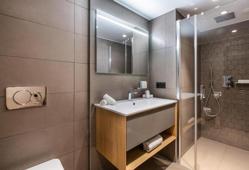 1 Bedroom Penthouse Apartment, Manali Lodge By Alpine Resorts