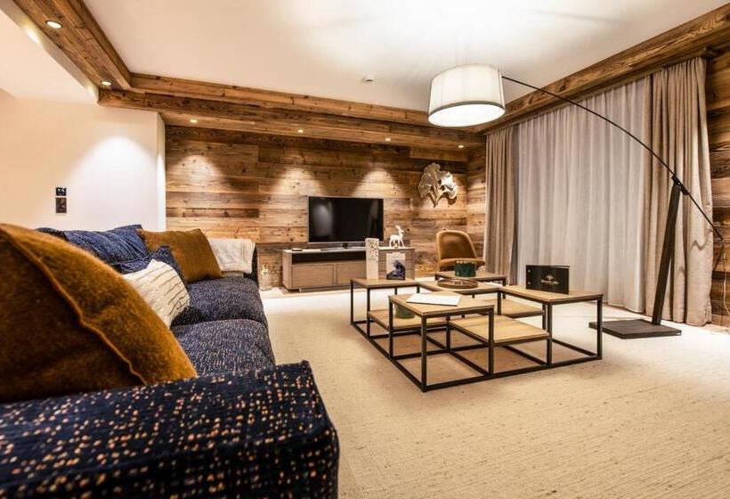 1 Bedroom Penthouse Apartment, Manali Lodge By Alpine Resorts