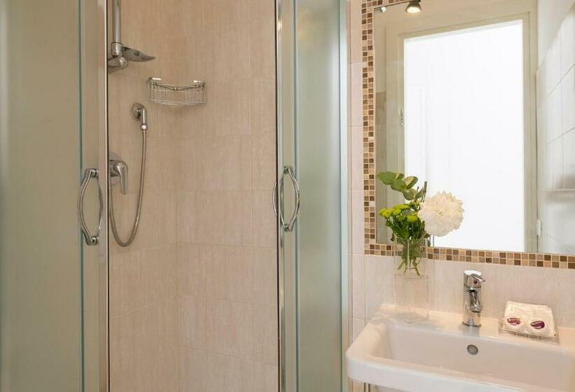 اتاق استاندارد یک نفره, Aurelia Home Guest House