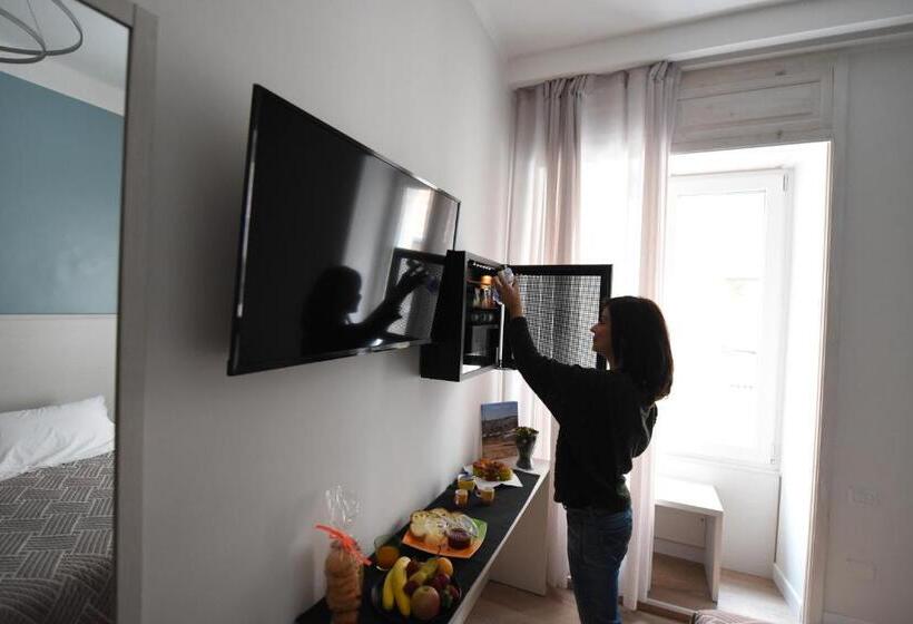 四人标准间, Nicola S Luxury Rooms