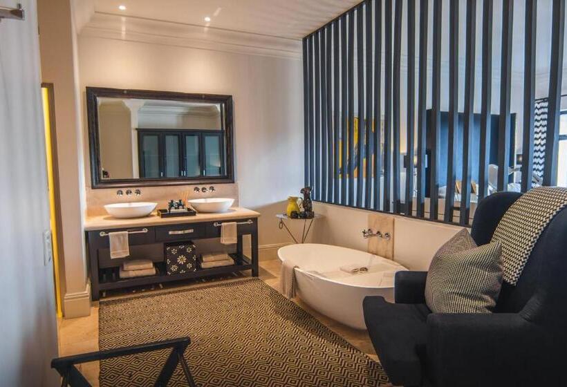 سوئیت با بالکن, Santé Wellness Retreat & Spa