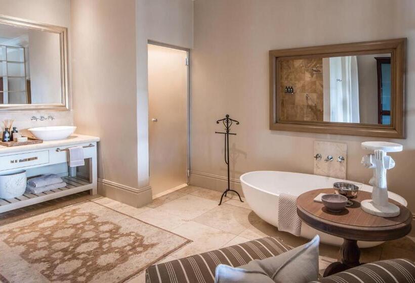 سوئیت با بالکن, Santé Wellness Retreat & Spa