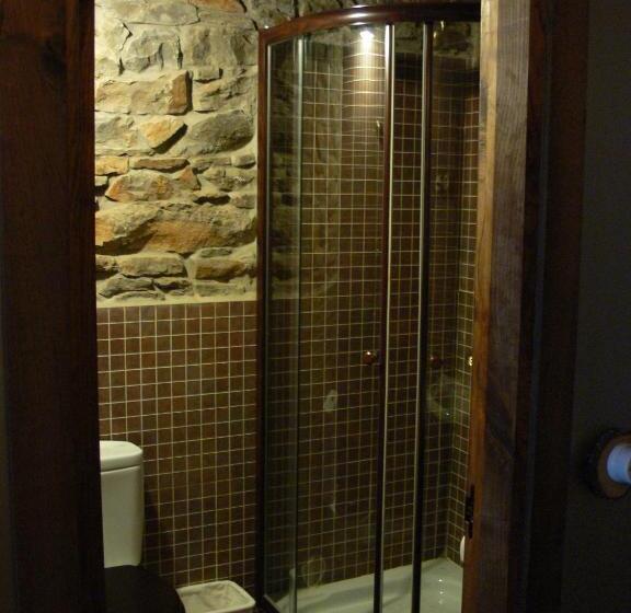 اتاق استاندارد سه نفره, Hostal De Montaña La Aldeya