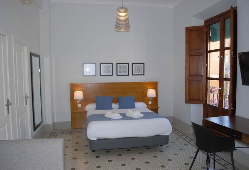 4 Bett Superior Zimmer, La Perla Granada Suites