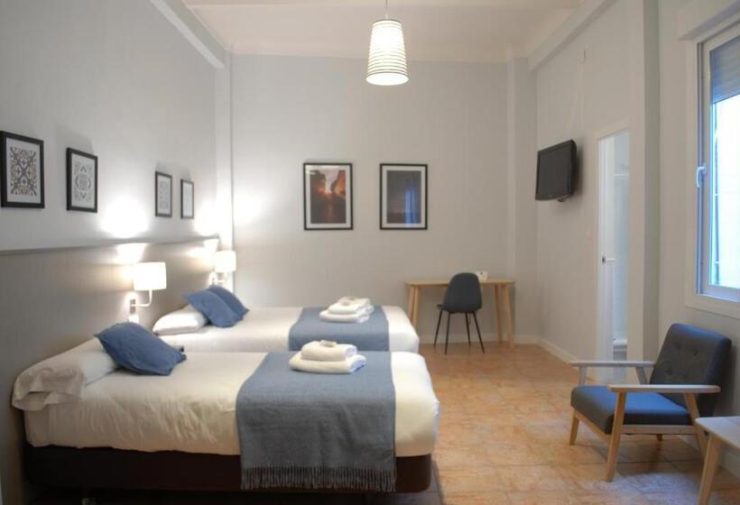 Quarto Triplo Superior, La Perla Granada Suites