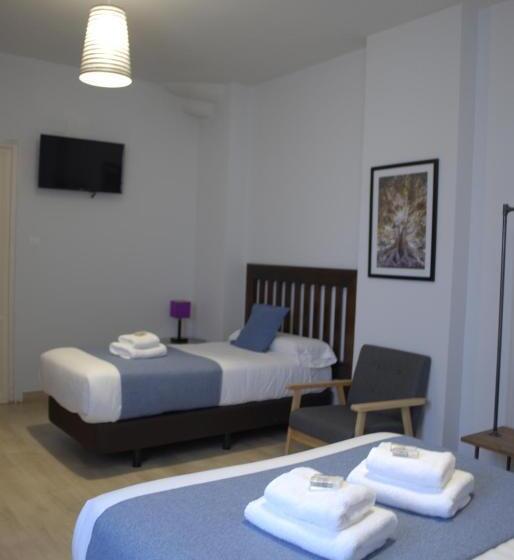 3 Bett Superior Zimmer, La Perla Granada Suites