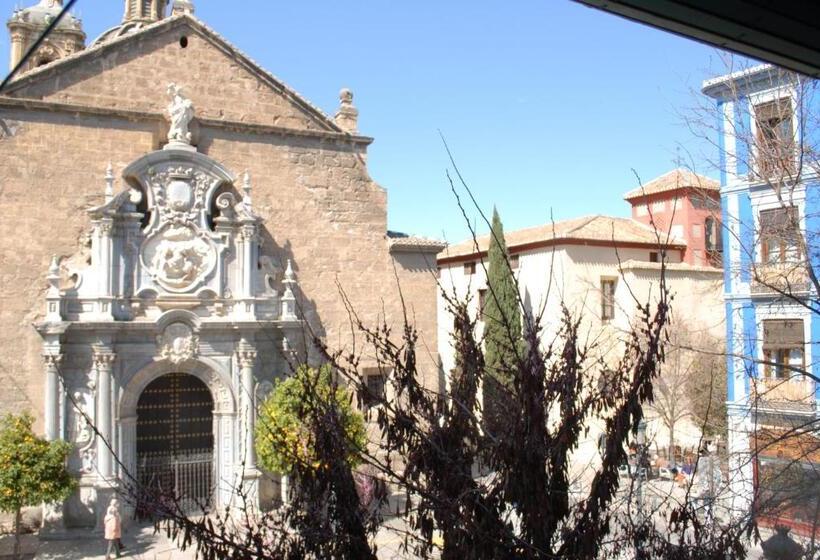 Quarto Familiar, La Perla Granada Suites