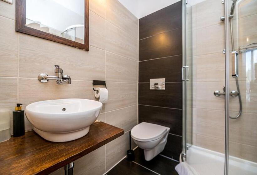 اتاق استاندارد, Ariston