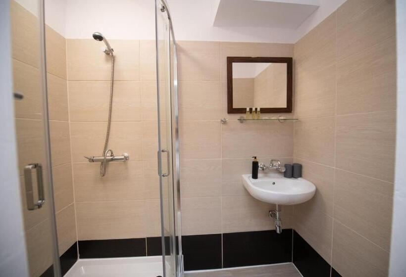 آپارتمان 1 خوابه با بالکن, Ariston