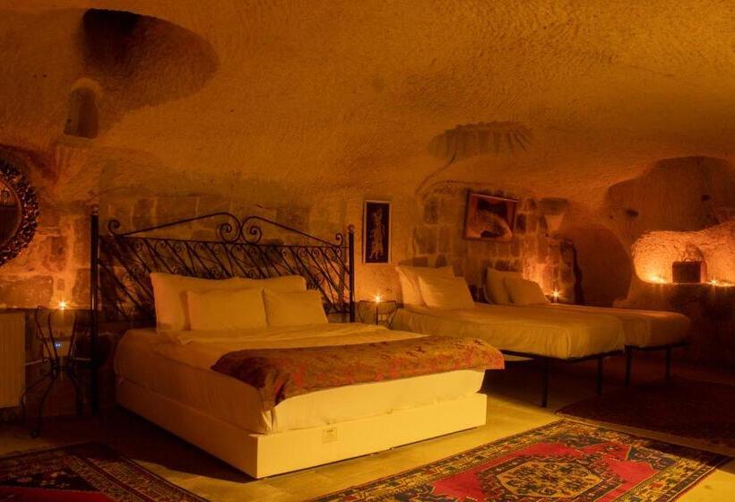 اتاق خانوادگی با چشم‌انداز باغ, Cave Art