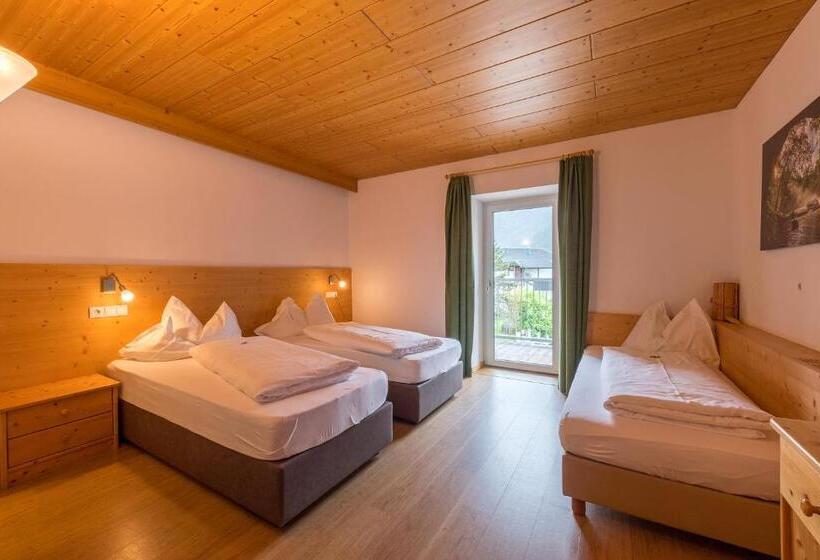 اتاق استاندارد سه تخته با بالکن, Dolomiten