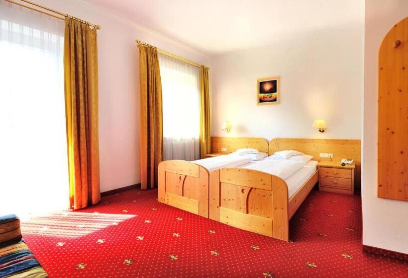اتاق سوپریور با بالکن, Dolomiten