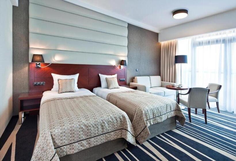 Superior room with lake view, Mikołajki Leisure & Spa   Destigo Hotels