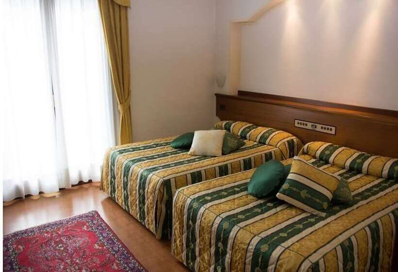 3-Bett-Standardzimmer, Piroga Padova