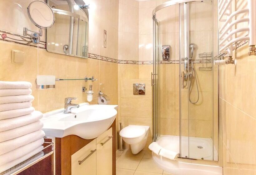 آپارتمان 1 خوابه, Apartament Rades
