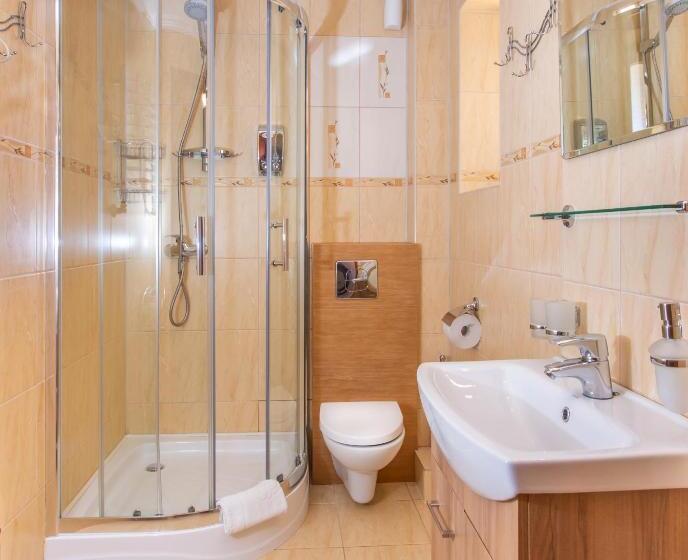 آپارتمان 1 خوابه, Apartament Rades