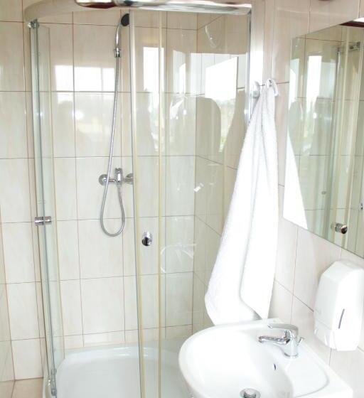 اتاق استاندارد یک نفره, Zajazd Skorpion B&b