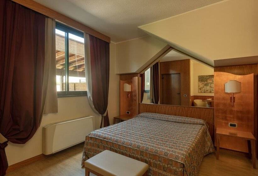 اتاق استاندارد, Motel Futura