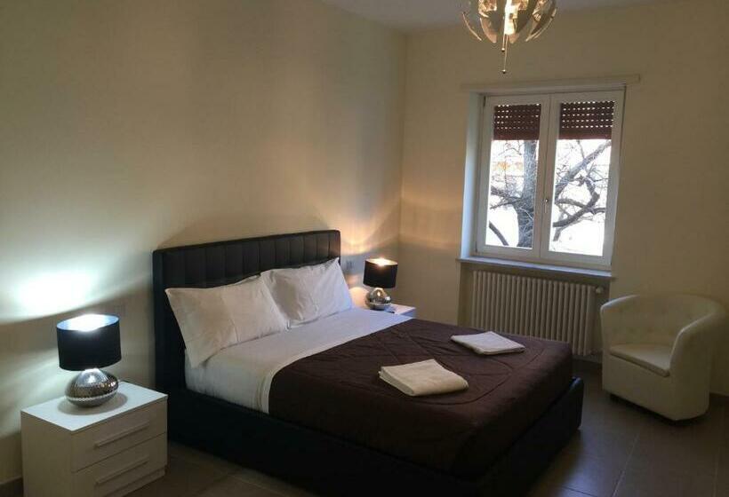 اتاق استاندارد با سرویس بهداشتی مشترک, 3jolie Rooms