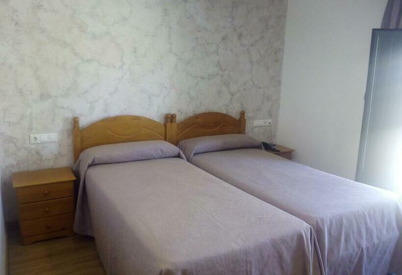 اتاق استاندارد, Hostal Plaza Mayor De Almazán