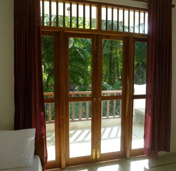 اتاق لوکس با بالکن, Villa Unawatuna