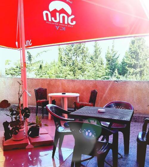 سوییت خانوادگی, Sali
