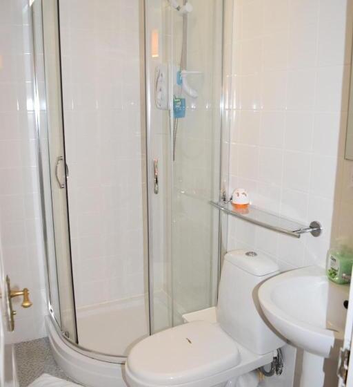 اتاق استاندارد یک نفره, Gatwick Castle B&b
