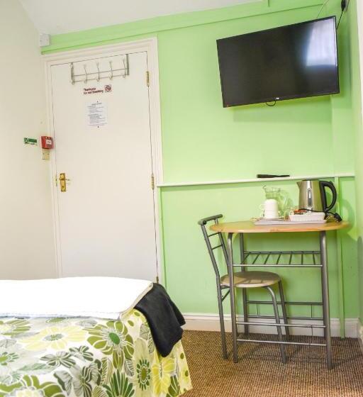 اتاق استاندارد, Gatwick Castle B&b