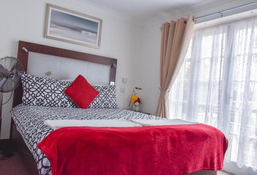 اتاق استاندارد, Gatwick Castle B&b