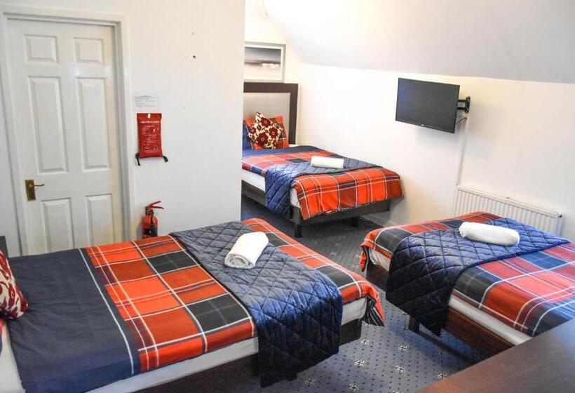 اتاق استاندارد سه نفره, Gatwick Castle B&b