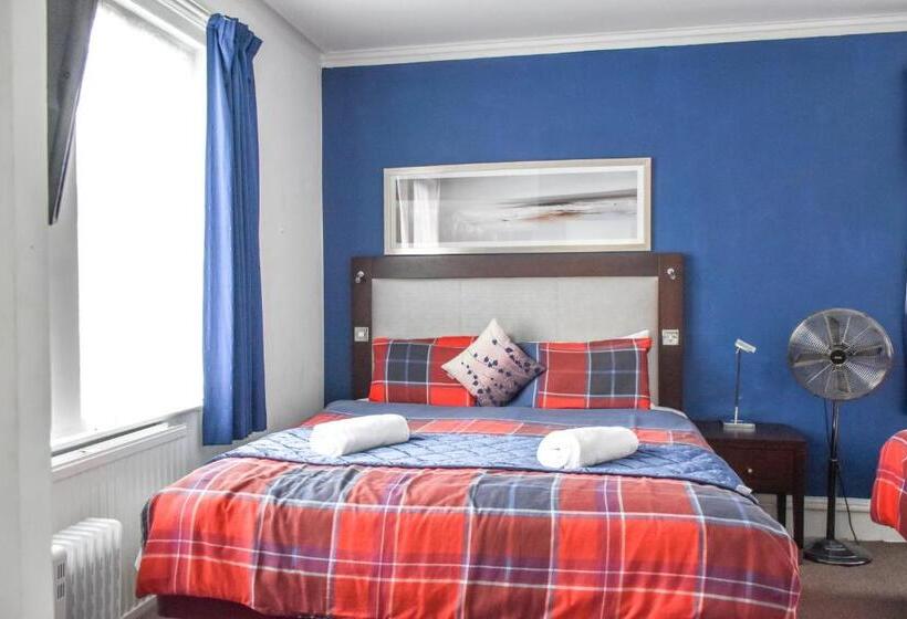 اتاق سوپریور خانوادگی, Gatwick Castle B&b