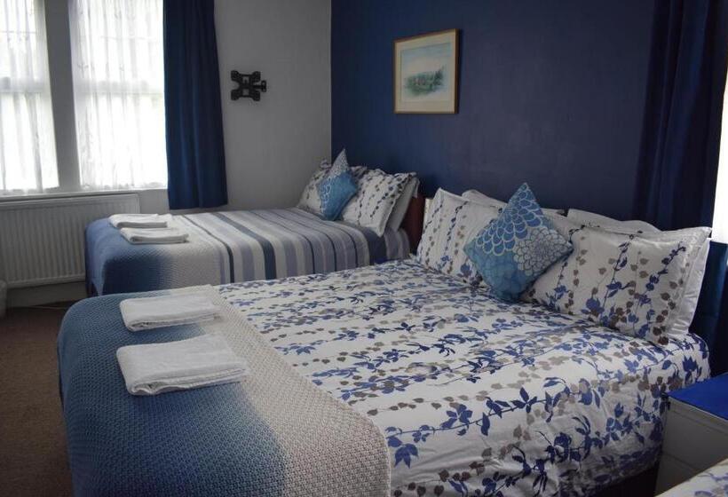 اتاق سوپریور خانوادگی, Gatwick Castle B&b