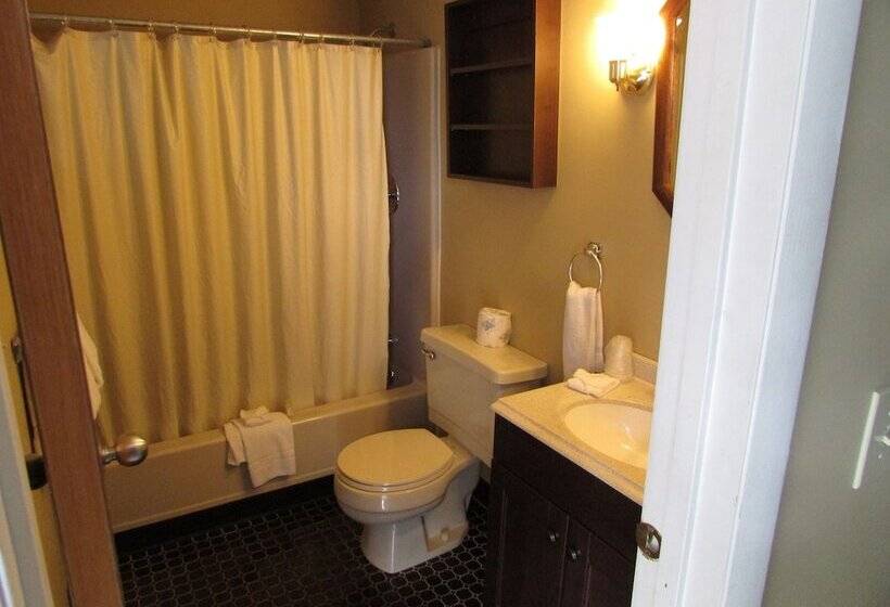 اتاق استاندارد با 2 تخت دوبل, The Lake George Inn