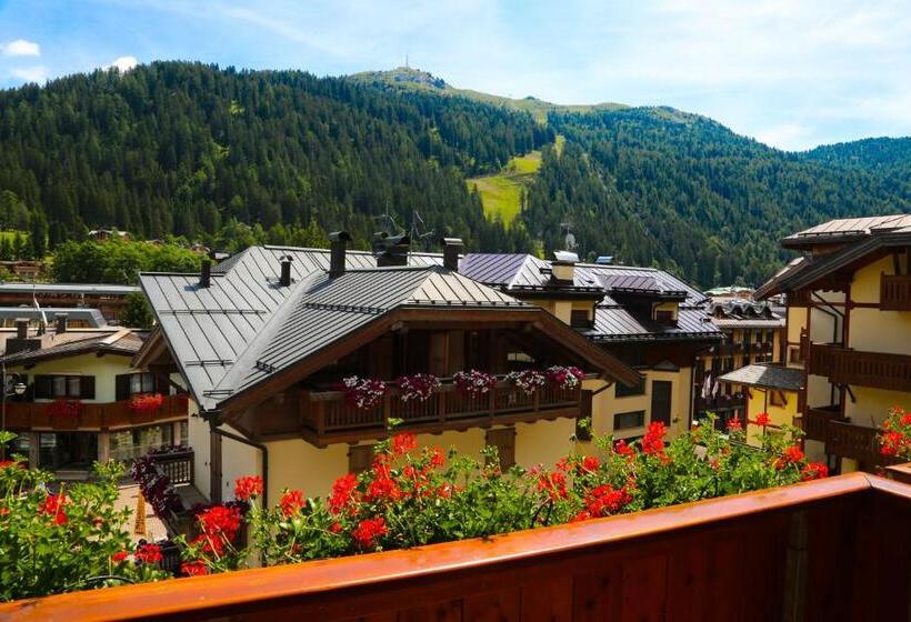 Familienzimmer, Dolomiti Hotel Cozzio